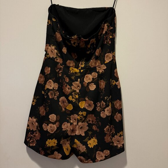 Dynamite Black Floral Romper - Picture 3 of 5